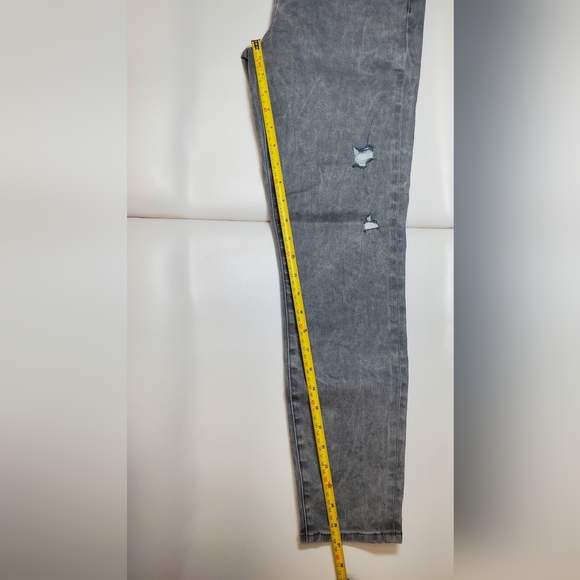 J Brand. Alana. Size 29. Worn Once - Picture 8 of 12